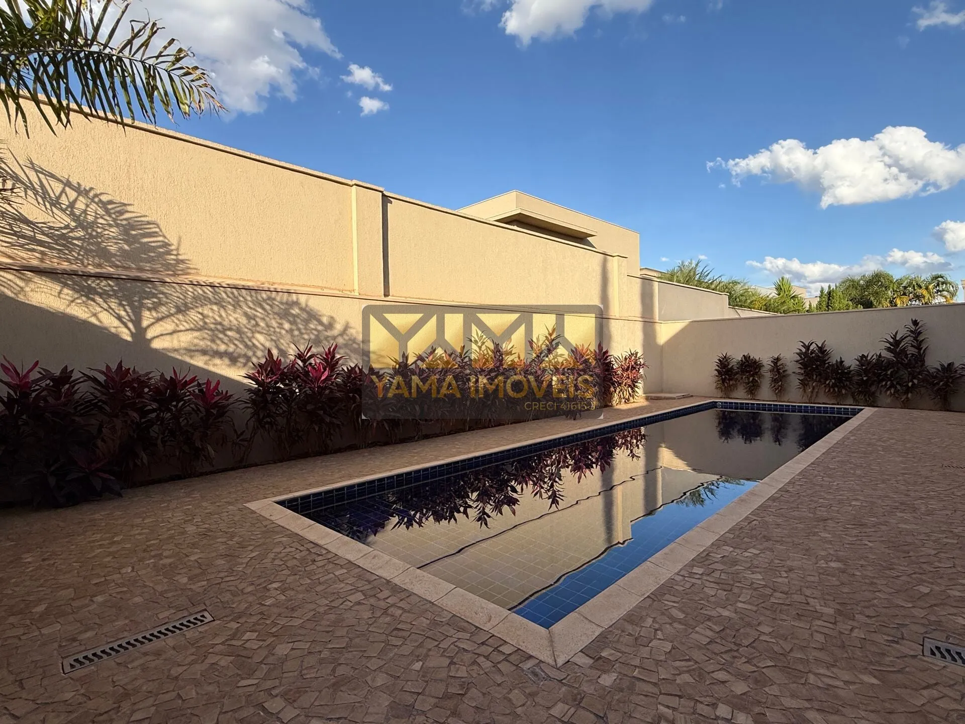 Imagem Condomínio Bela Vista - Casa Térrea no Condomínio Bela Vista - 4 Suítes - Piscina - Jardim Olhos D'Água