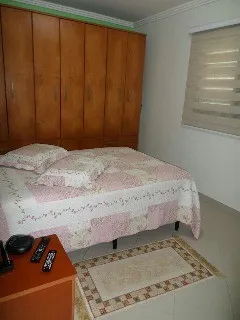 Imagem Imperdível Sobrado à Venda em Santo André-SP, Jardim Las Vegas: 3 quartos, 1 suíte, 4 banheiros, 8 vagas de garagem, 220m².