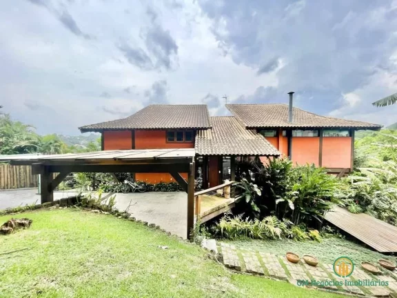 Imagem Cond. Recanto Inpla - Casa de revista! 3 dorms / 1 suíte + 2 aptos hóspedes