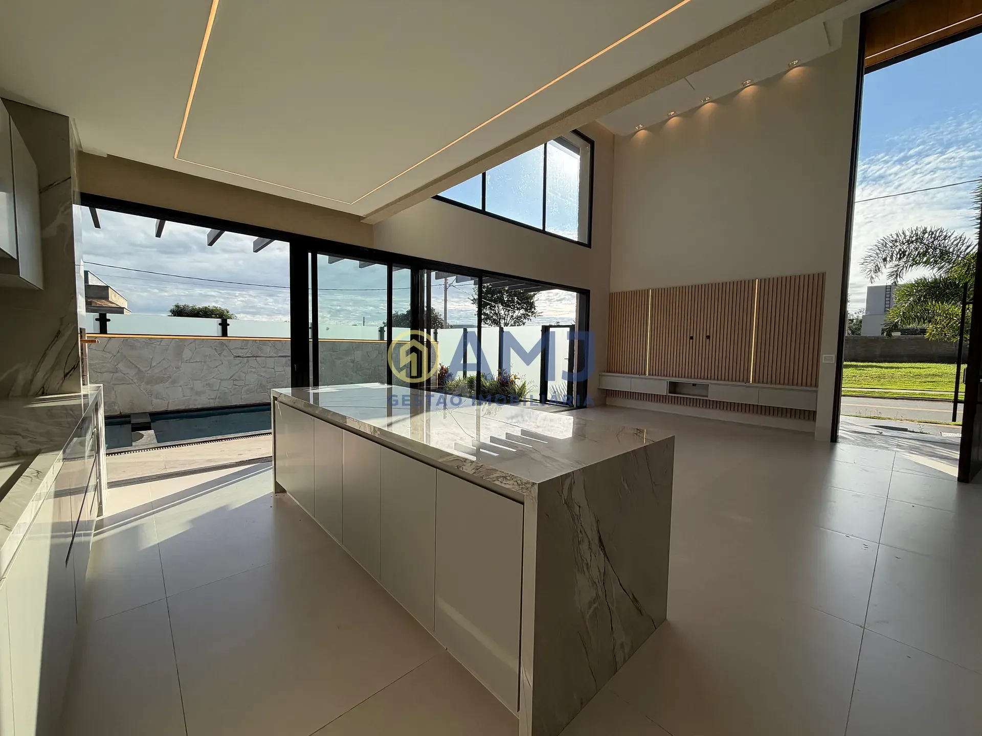 Imagem Casa à Venda, 4 suítes, Parqville Jacarandá, Aparecida de Goiânia, GO