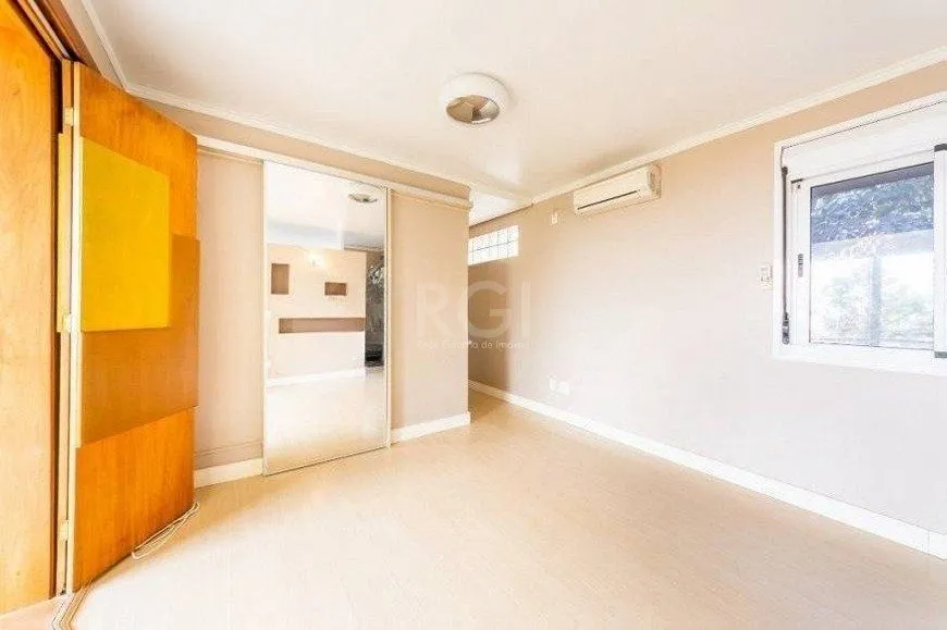Imagem Casa à venda com 2 quartos, 255m² Rua CORONEL GOMES DE CARVALHO, Sétimo Céu, Porto Alegre