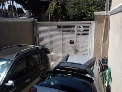 Imagem VENDA DE SOBRADO NO JARDIM PLANALTO, EM ARUJÁ/SP, 160m² com 3 suítes, 2 c/ sacada, sala de estar, copa, cozinha e garagem para 2 autos. CONSULTE-NOS.