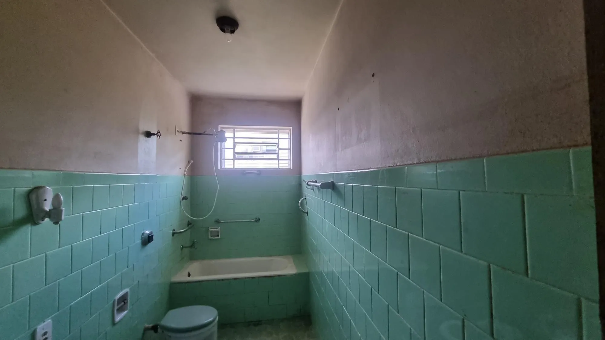 Imagem Casa com loja na frente a venda no Bairro Anchieta.