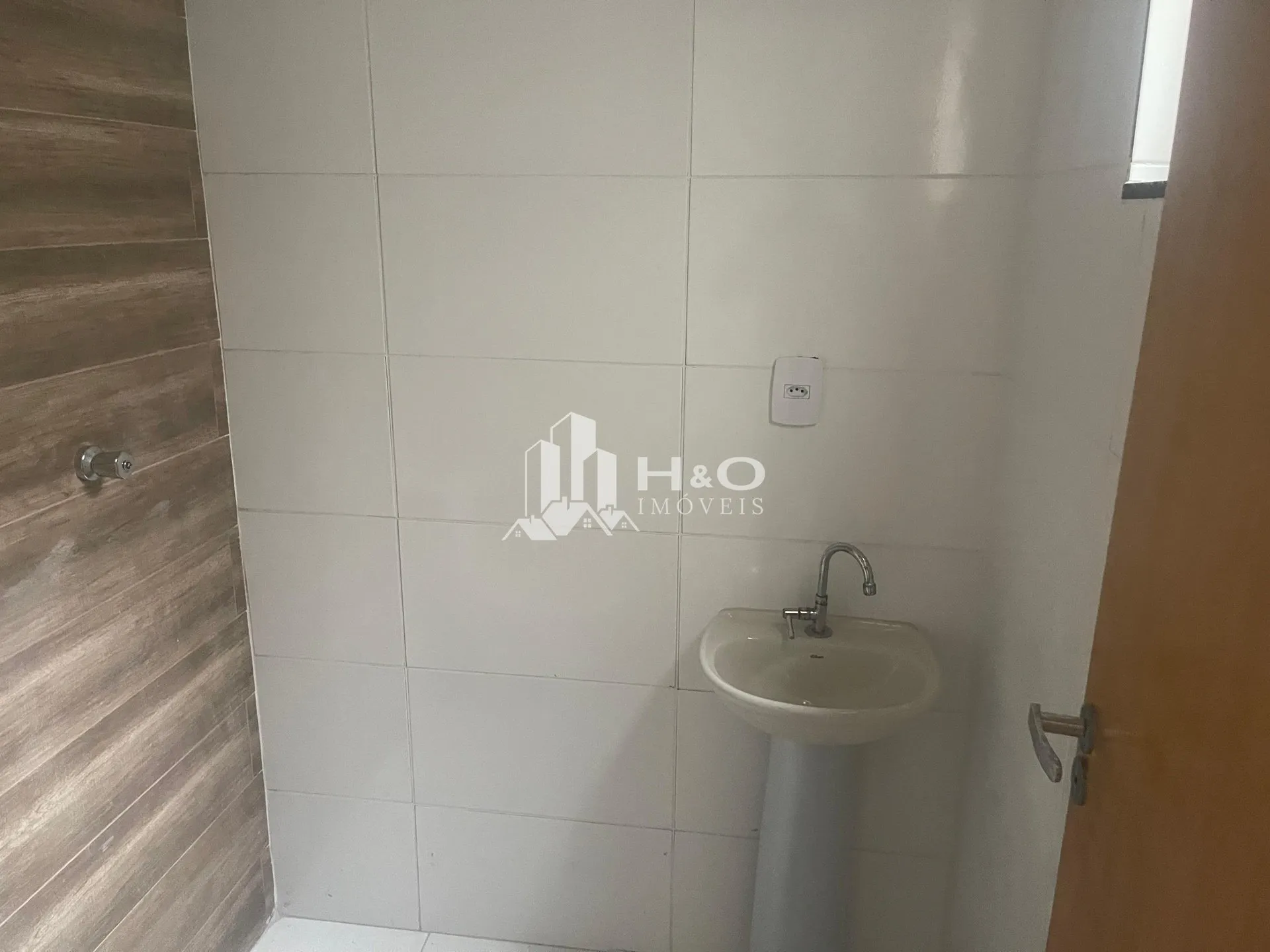 Imagem Oportunidade. Sobrado à Venda em São Miguel Paulista - 2 Suítes, Sacada, Financiamento pelo Minha Casa Minha Vida