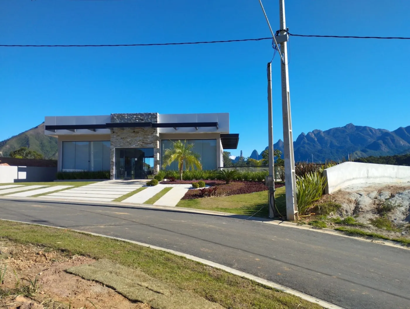 Foto do imóvel Terreno em Condomínio para Venda em Teresópolis / RJ em Rua Viriato Correia