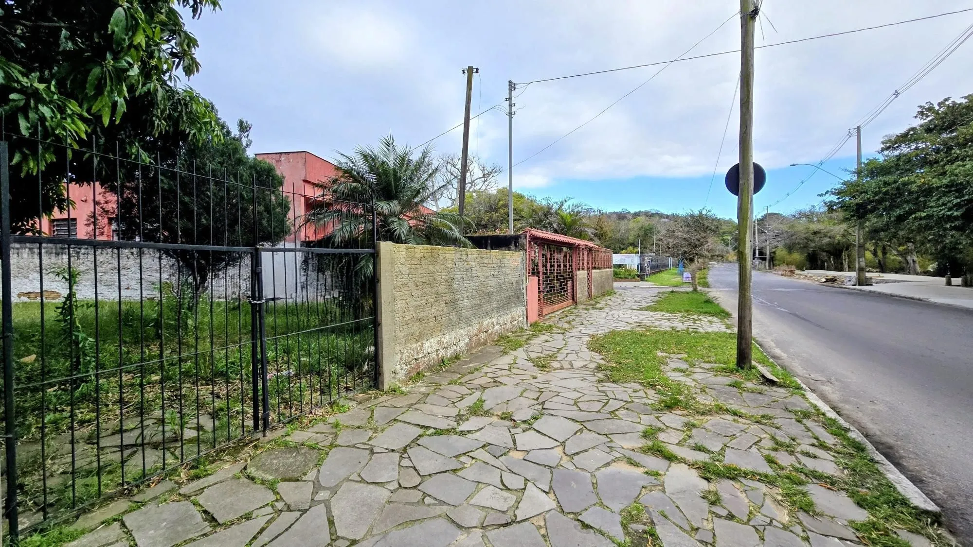 Imagem Terreno junto ao Clube do Professor Gaúcho.