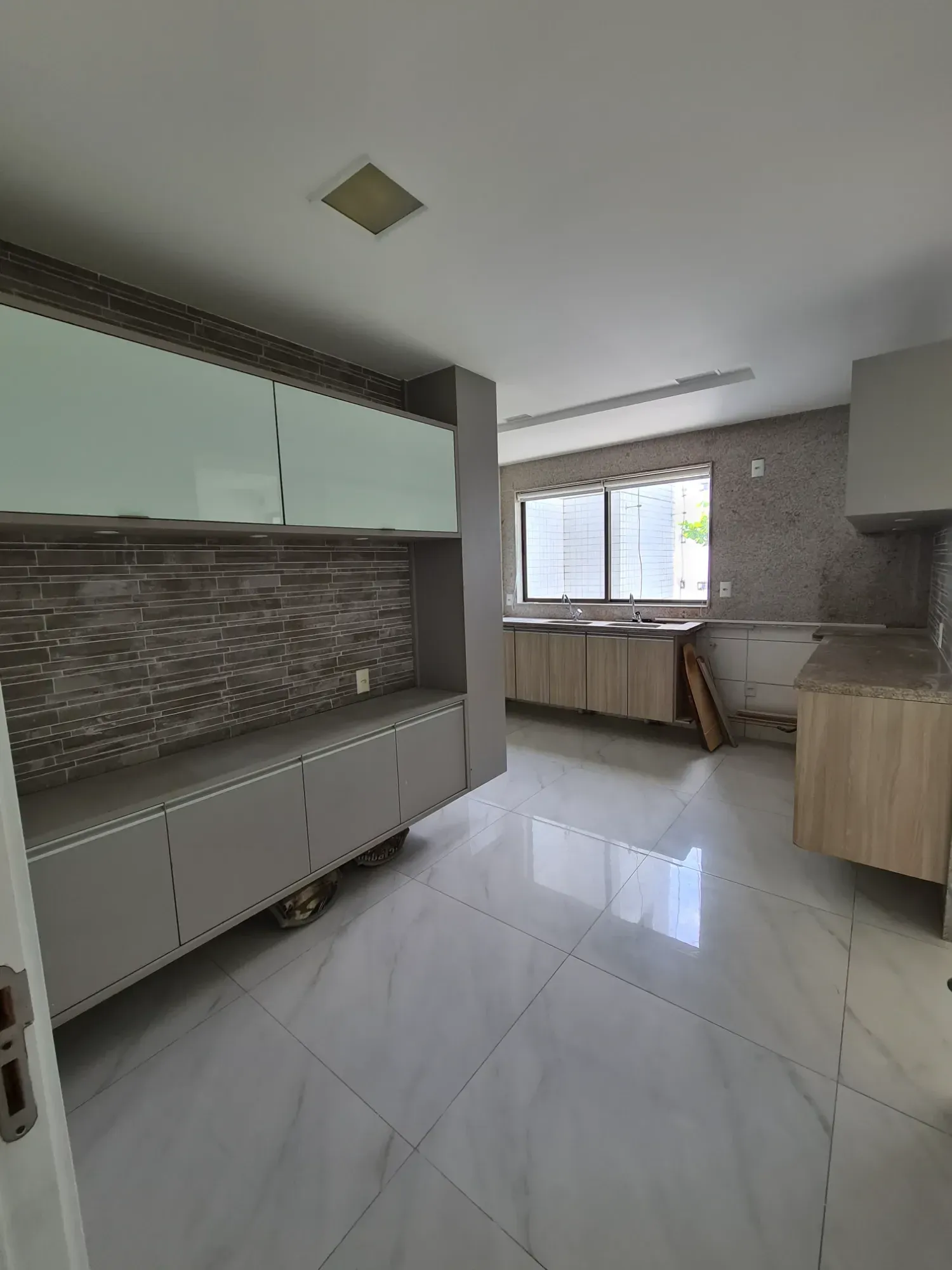 Imagem Apartamento com 4 Quartos à Venda ou Locação, 13650 m² em Pina - Recife