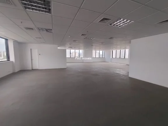 Imagem Conjunto Comercial de Alto Padrão com 8 Vagas de Garagem na Barra Funda, São Paulo-SP: Imperdível!
