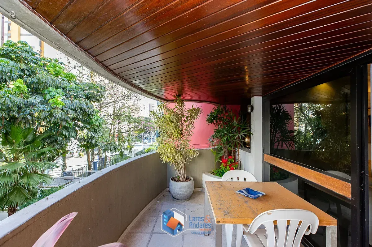Imagem Apartamento para venda em Moema com 4 quartos, sendo 4 suítes, 200m²