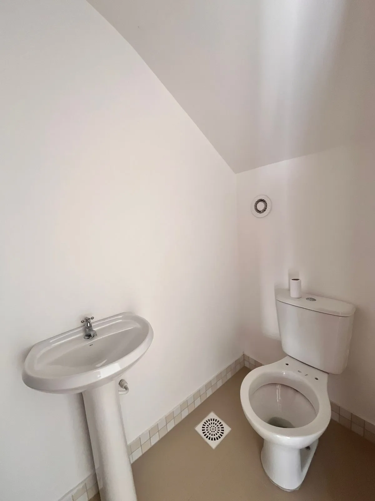 Imagem Casa no Bairro Aberta dos Morros - 3 Dormitórios Sendo 1 Suíte