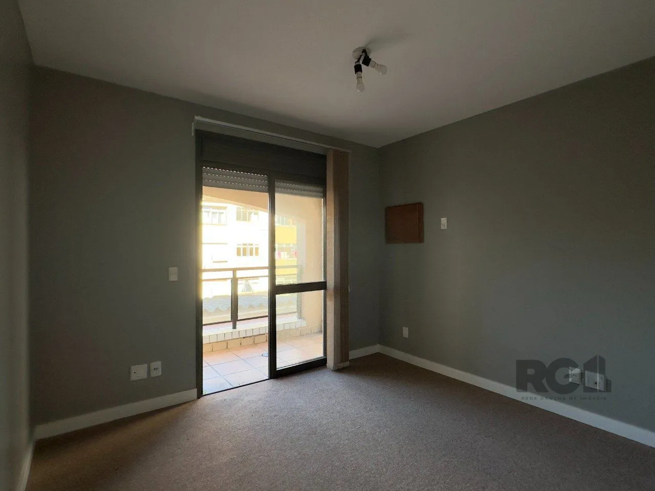 Imagem APARTAMENTO GARDEN, 2 DORMITÓRIOS E 1 VAGA DE GARAGEM COM ÓTIMA LOCALIZAÇÃO NO MOINHOS