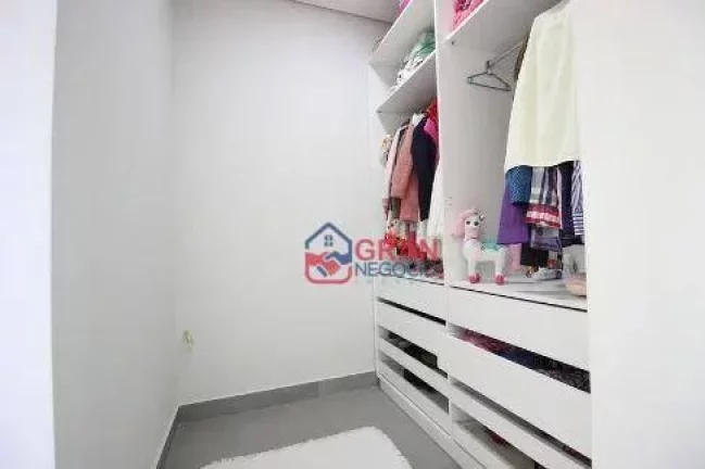 Imagem Casa ampla com quintal em Santa Felicidade