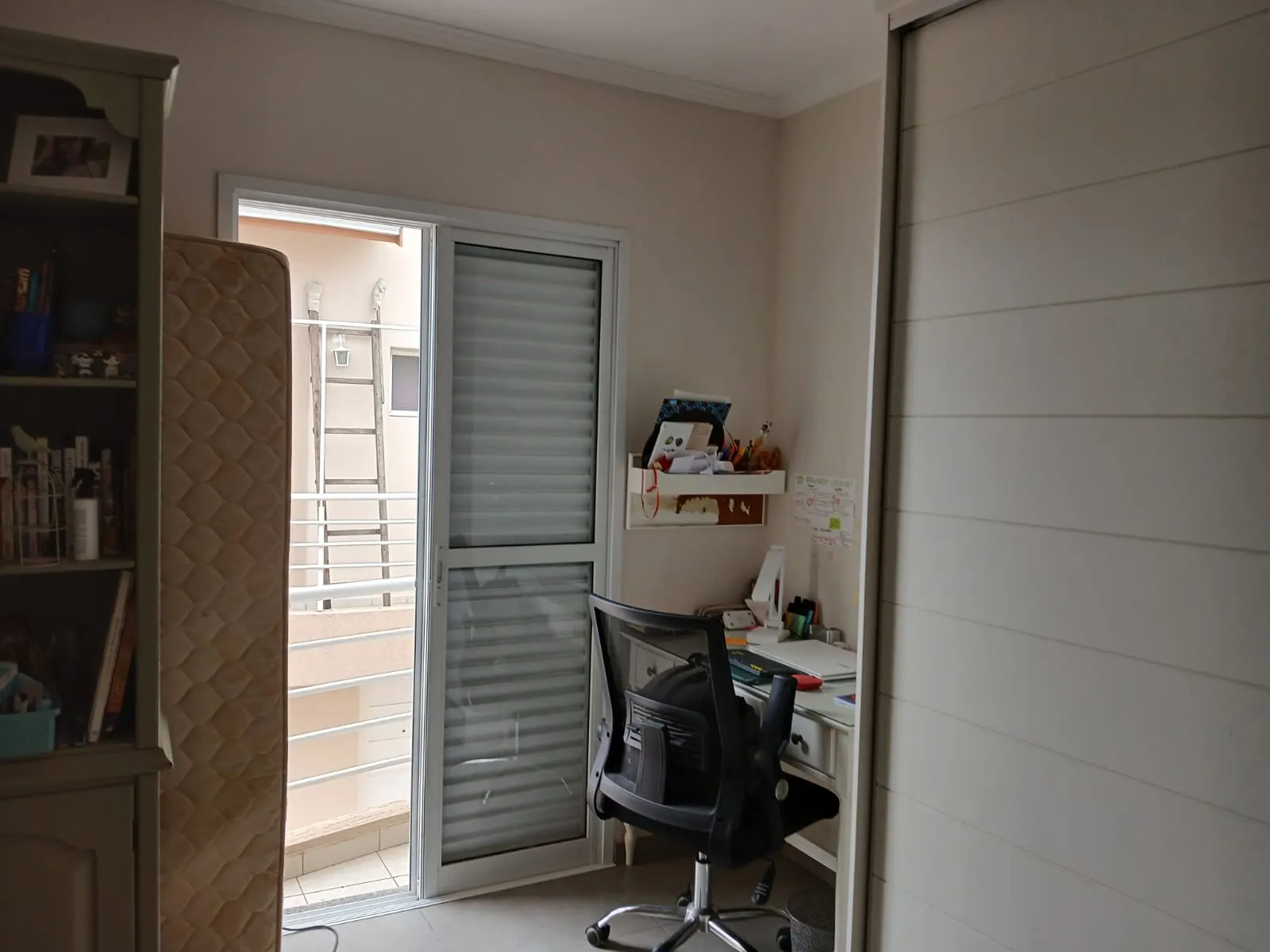 Imagem VENDO LINDO CASA EM CONDOMINIO FECHADO NO BAIRRO CAMPO GRANDE! (ZONA SUL)