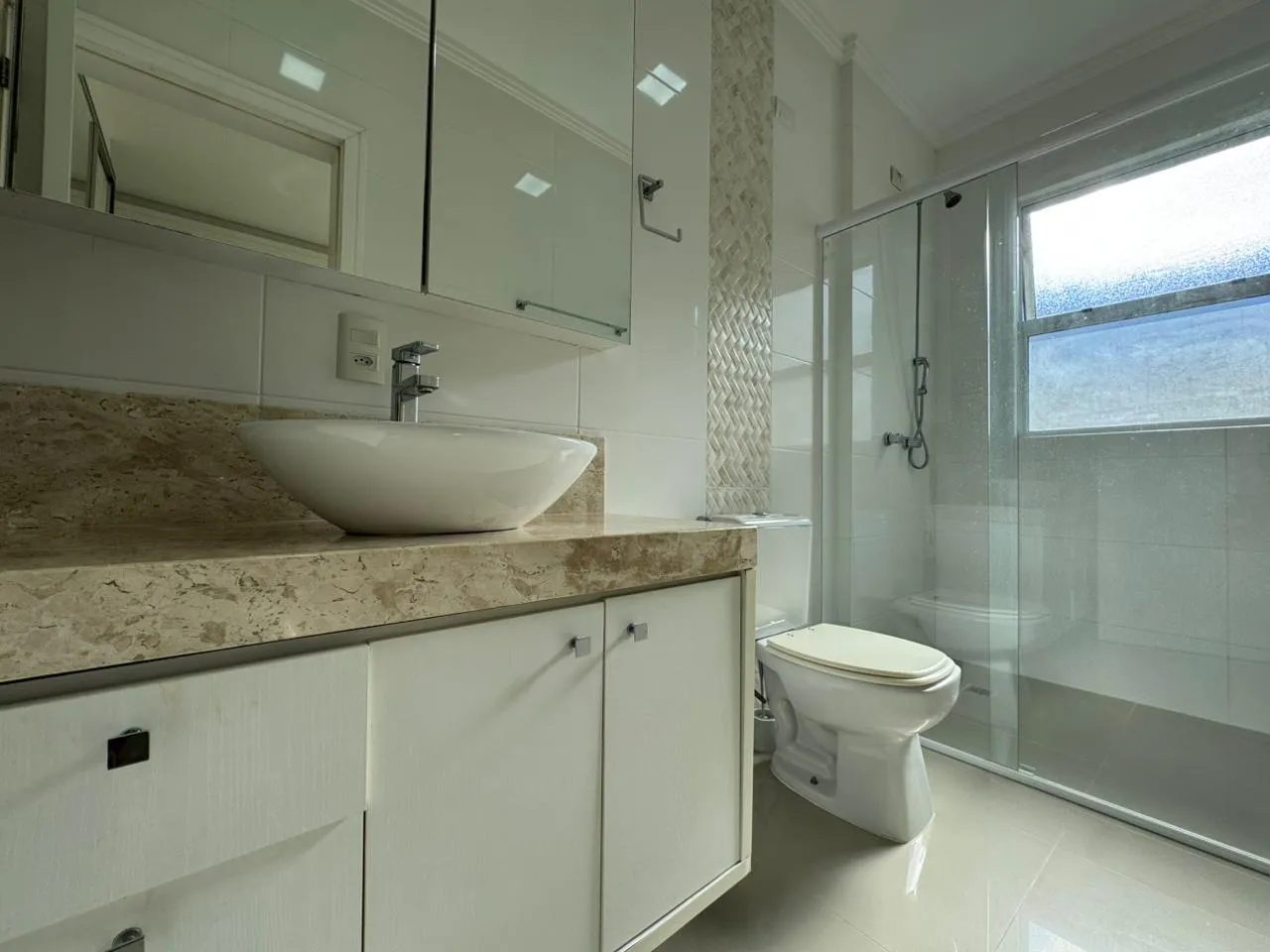 Imagem Apartamento com vista para o mar à venda com 180m2 por R$ 3.900.000,00