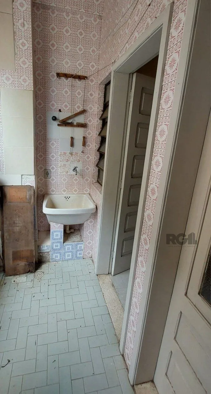 Imagem Apartamento no Centro de 2 dormitórios reformado