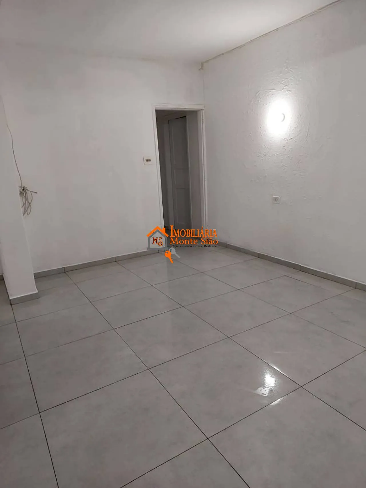 Imagem Casa com 4 dormitórios para alugar, 200 m² por R$ 3.210,00/mês - Jardim Presidente Dutra - Guarulhos/SP