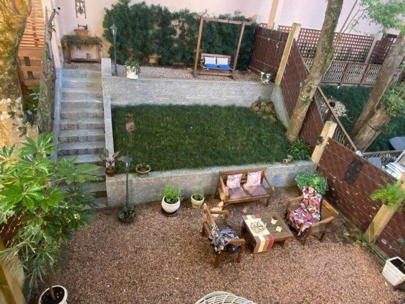 Imagem Casa em Condomínio para Comprar no bairro Pedra Redonda com 4 suítes