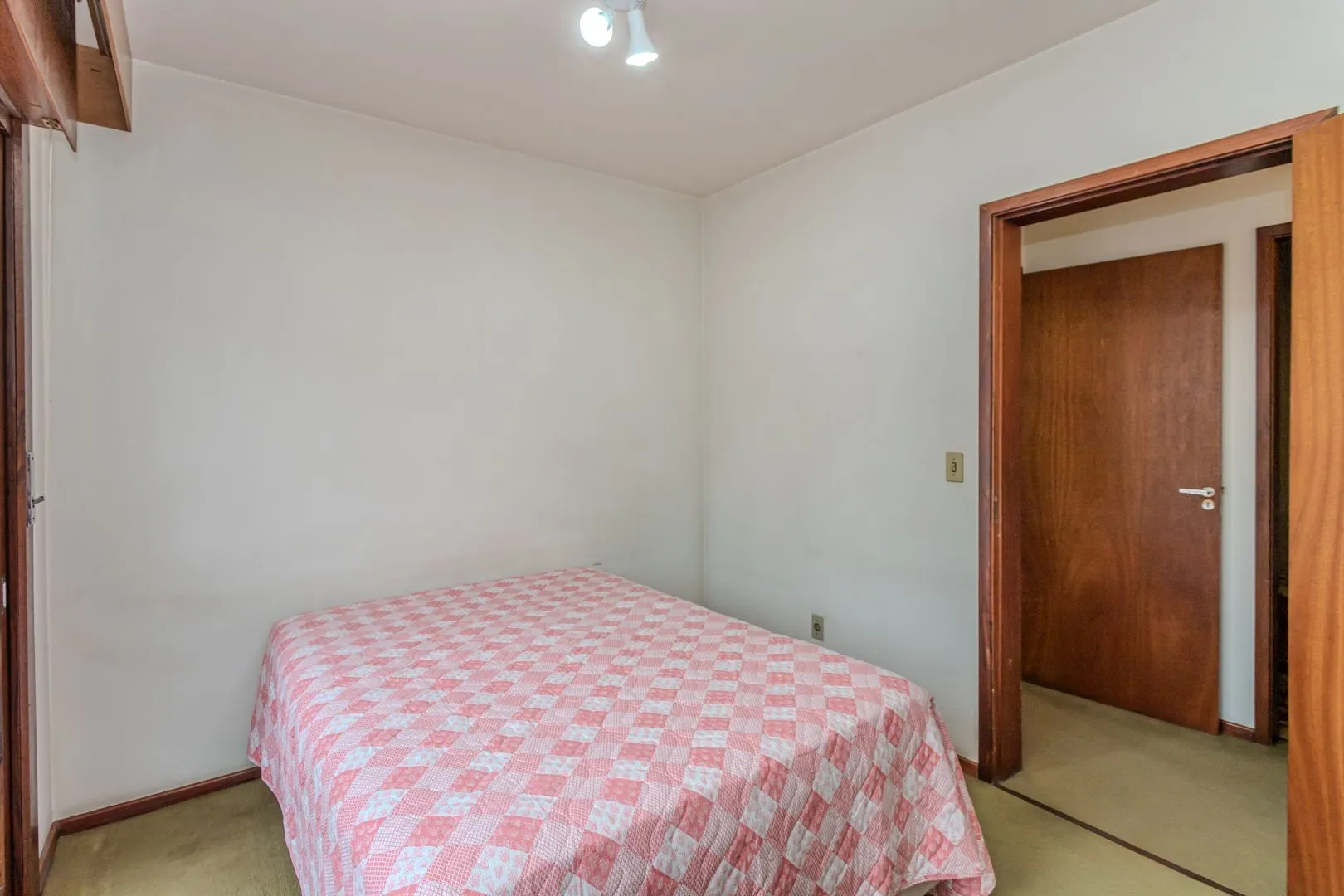 Imagem Apartamento no bairro Floresta de 3 dormitórios e vaga DESOCUPADO