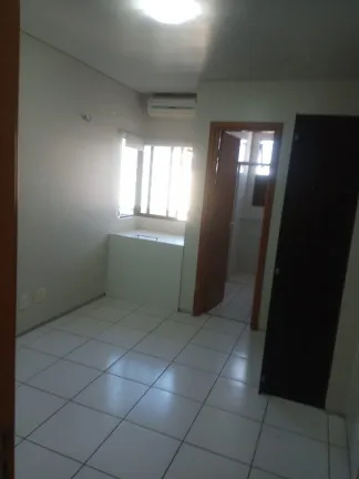 Imagem Apartamento com 4 Quartos para Alugar, 115 m² em Jardim Renascença - São Luís