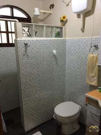 Imagem Linda Casa à venda com 330 m² com 04 Dormitórios em Embu-Guaçu/SP