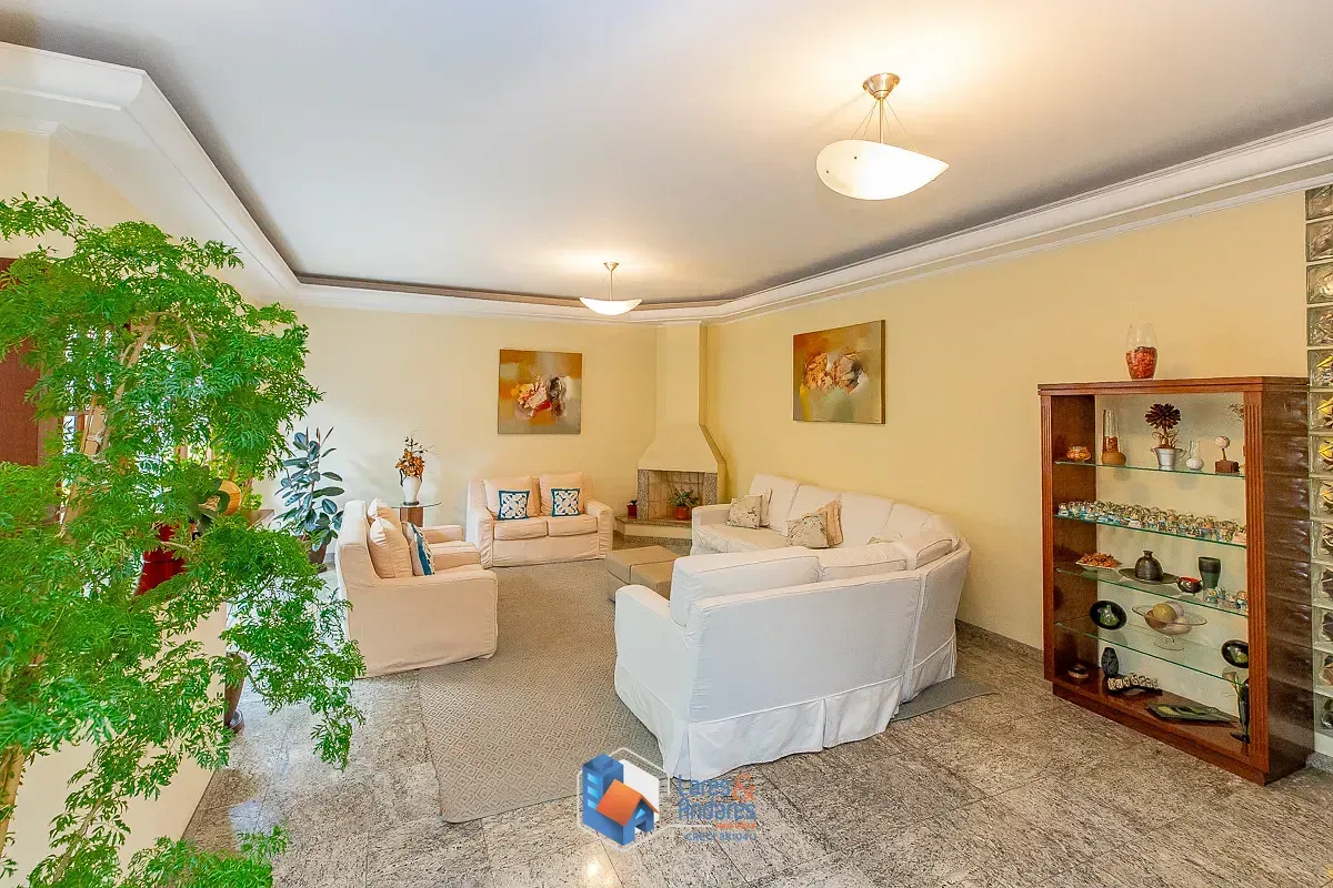 Imagem Casa no condomínio Residencial Morumbi para venda com 5 quartos, sendo 3 suítes, 425m²
