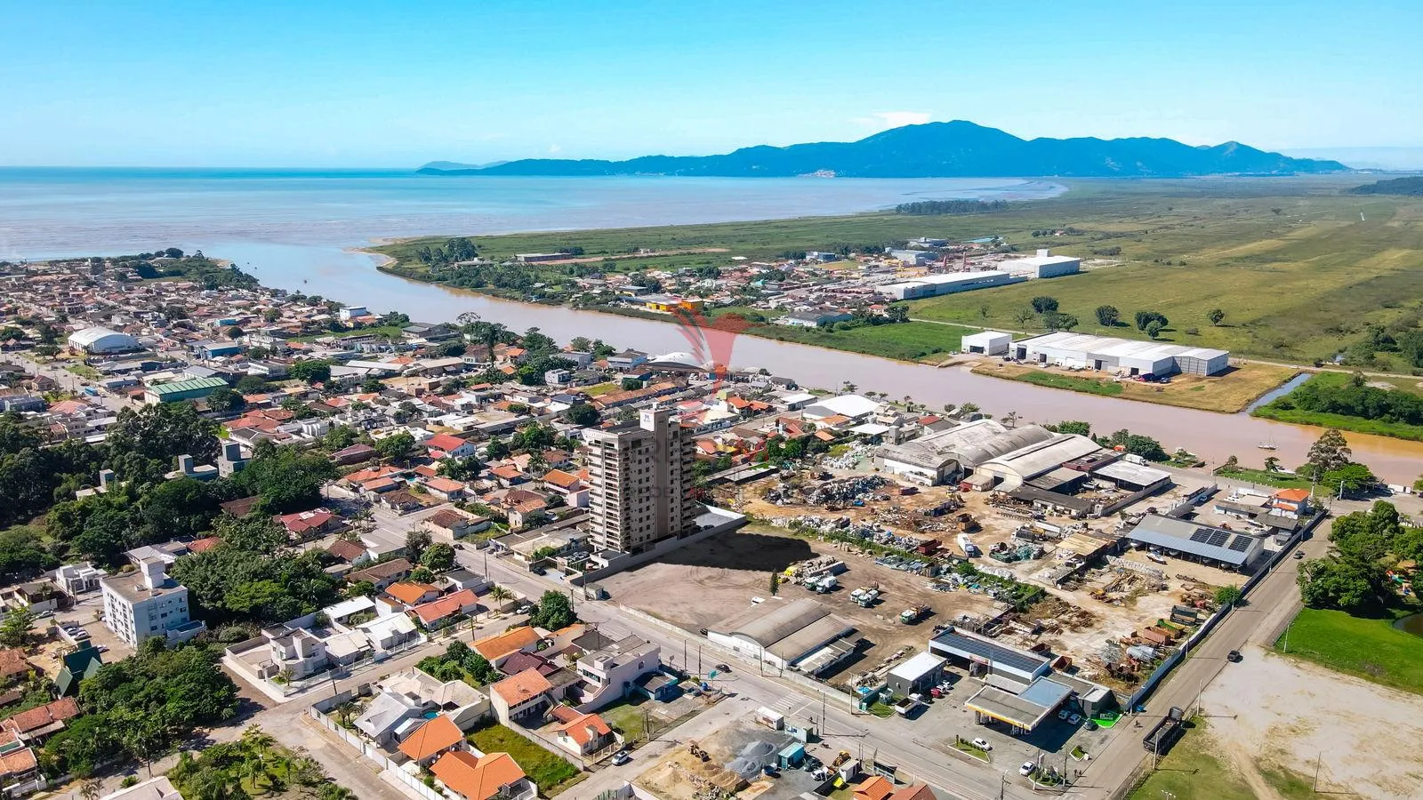 Imagem Apartamento de 2 Suites em excelente localização em Tijucas . Santa Catarina