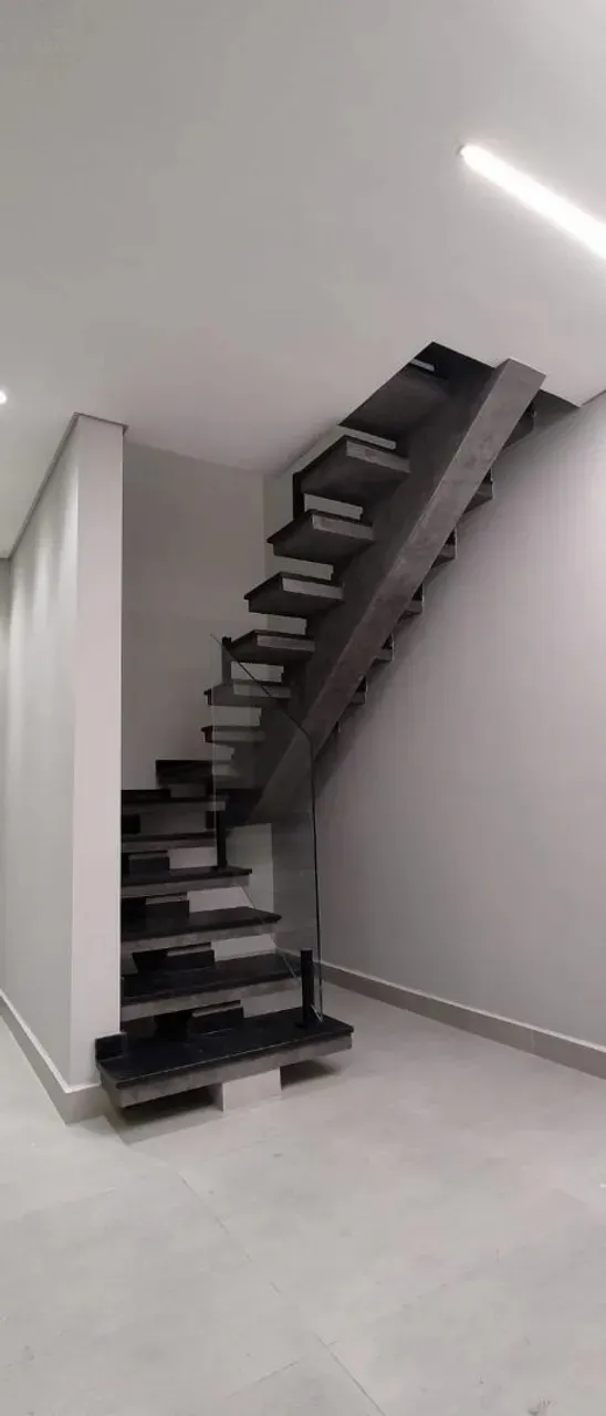 Imagem Residência à venda em localização privilegiada na cidade de Cidade] no bairro Bairro], com acabamentos de luxo e ampla área de lazer