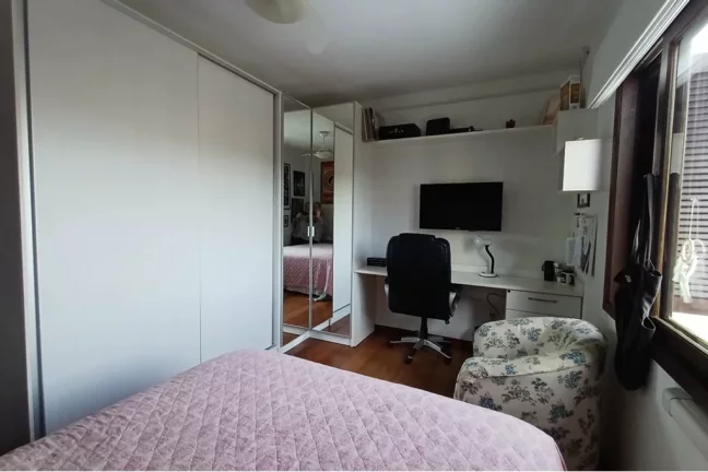 Imagem Casa para venda no bairro Jardim do Salso em Porto Alegre