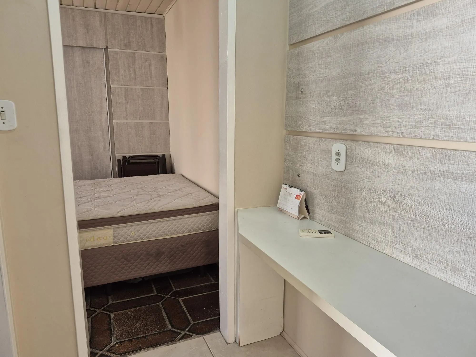 Imagem Casa Residencial de 4 Quartos com Piscina e Churrasqueira em Porto Alegre