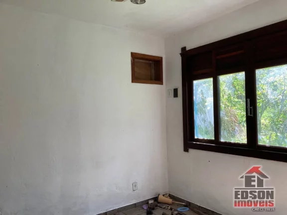 Imagem Vendo Casarão em Itaipuaçu com 5 Quartos, 2 Suítes.