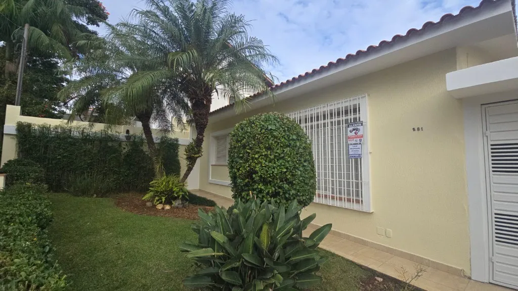 Imperdível: Casa à venda em São Paulo-SP, Jardim Londrina - 3 quartos, 1 suíte, 3 banheiros, 2 vagas de garagem - 181m².