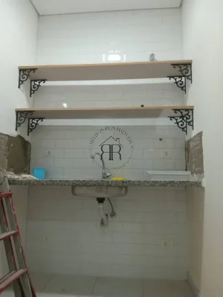 Imagem Sala comercial, reformada, com 30m², ar condicionado, interfone, piso frio, copa e banheiro indepen...