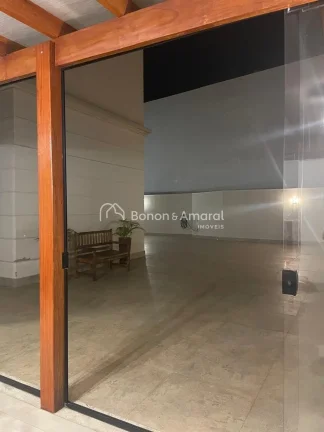 Imagem Este encantador apartamento garden de 268 m² no Taquaral combina o aconchego de uma casa com toda a...