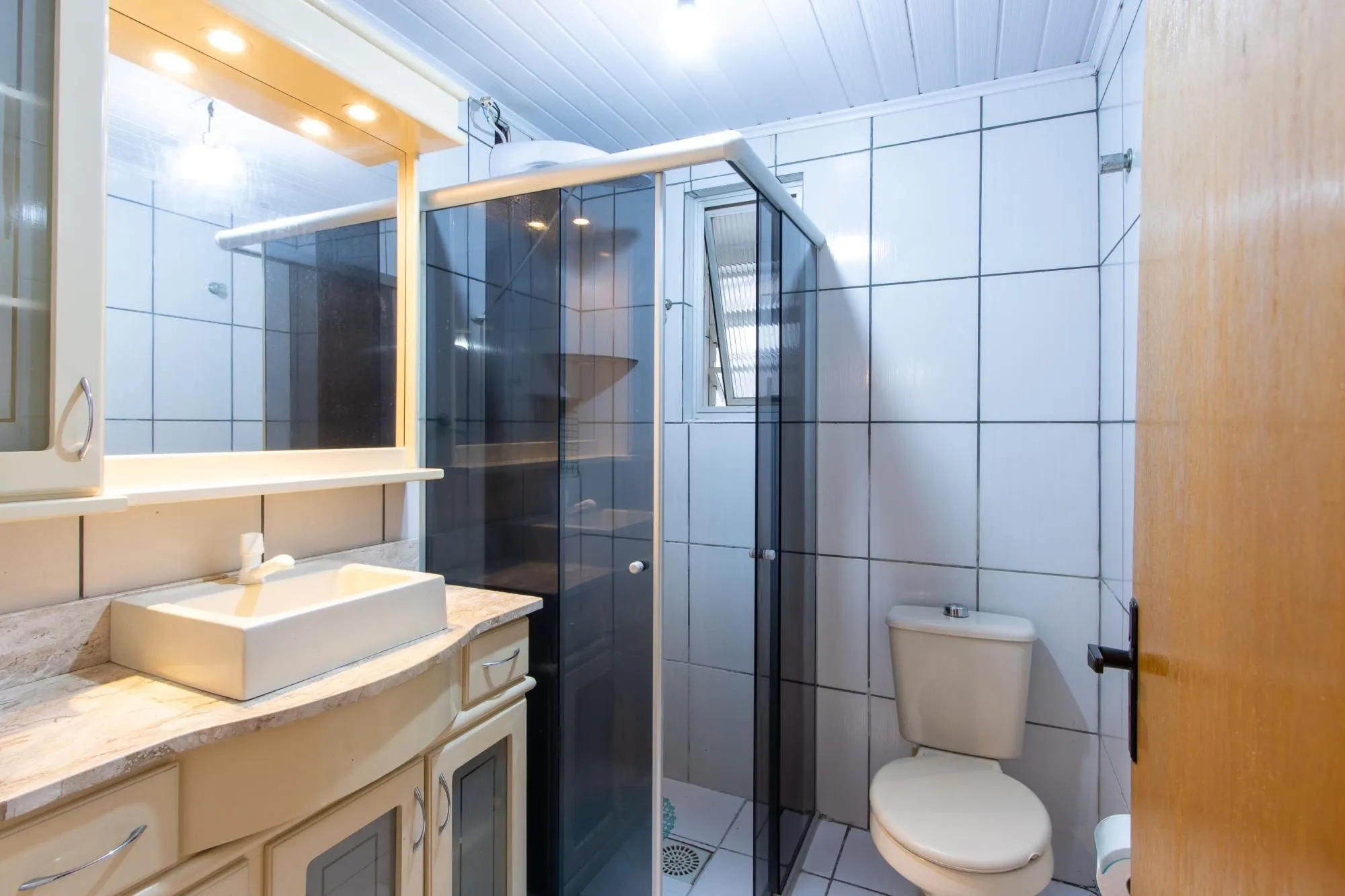 Imagem Apartamento térreo com pátio privativo no coração do Menino Deus, 2 dormitórios.
