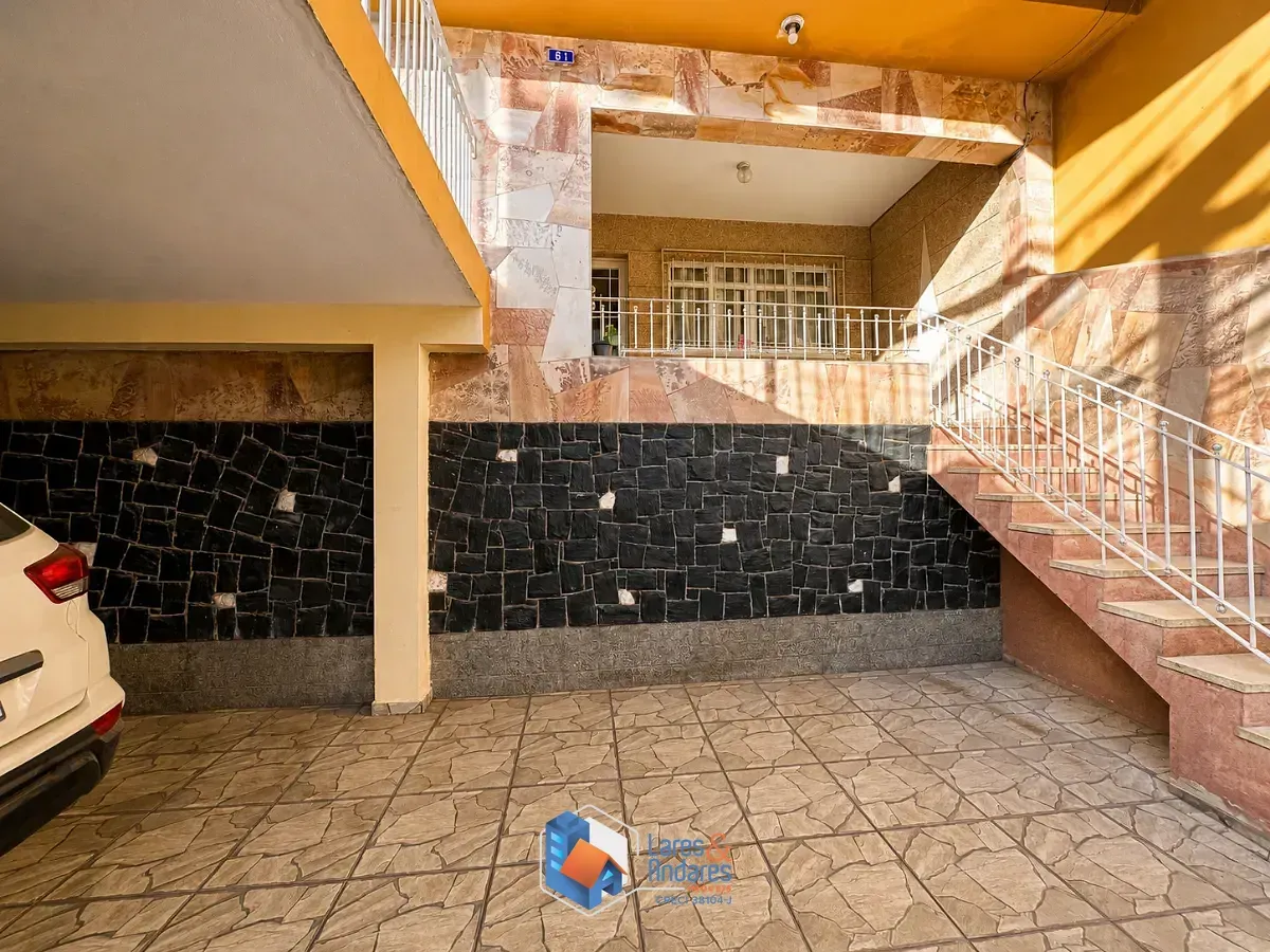 Imagem Casa para venda em Jardim Shangrilá (Zona Norte) com 3 quartos, 250m²