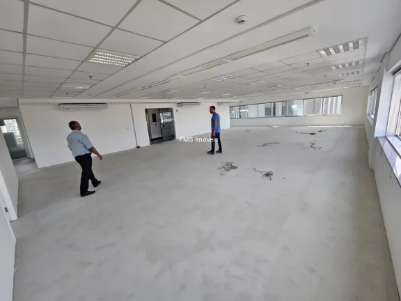 Imagem Andar Comercial para Locação em São Paulo-SP, Vila Congonhas: 12 Vagas de Garagem e 482,22m² de Área