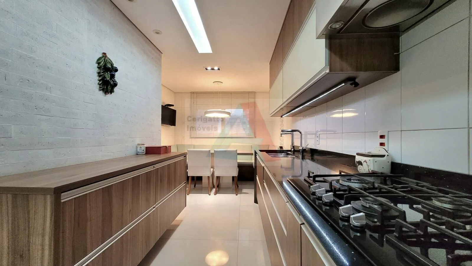 Imagem APARTAMENTO ALTO PADRÃO! SÃO 4 SUITES, 4 VAGAS DE GARAGEM, LAZER COMPLETO,