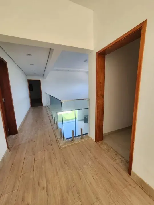 Imagem Sobrado de 1050m² Localizado no Residencial Villagio Ipanema II.