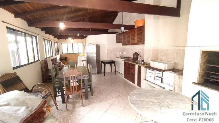 Imagem (Permuta ou financiamento) Casa a venda com amplo terreno, 04 quartos c/suíte, 05 vagas, salão de festas, no Tarumã em Curitiba PR