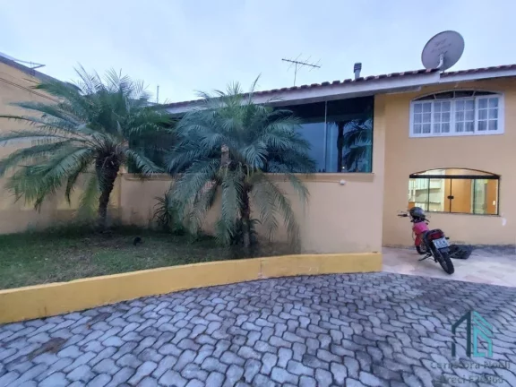 Imagem (PERMUTA) Casa a venda Semi mobiliada, 03 quartos, 04 vagas, churrasqueira no Boqueirão em Curitiba PR