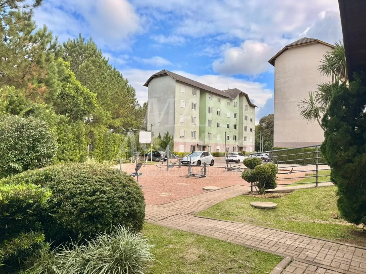 Imagem Apartamento no 3º andar, semi mobiliado para venda - Monte Brasil