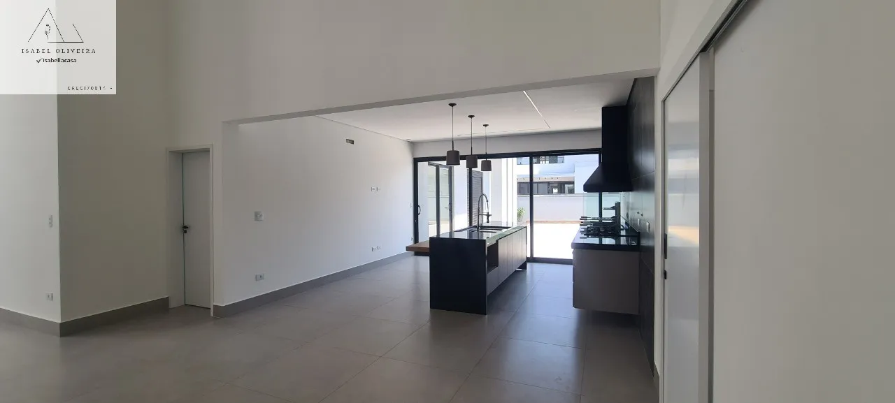 Imagem Oportunidade única! Casa em condomínio à venda em Salto-SP, Portal dos Bandeirantes. 3 quartos, 3 suítes, 2 salas, 4 banheiros, 4 vagas, 228m².