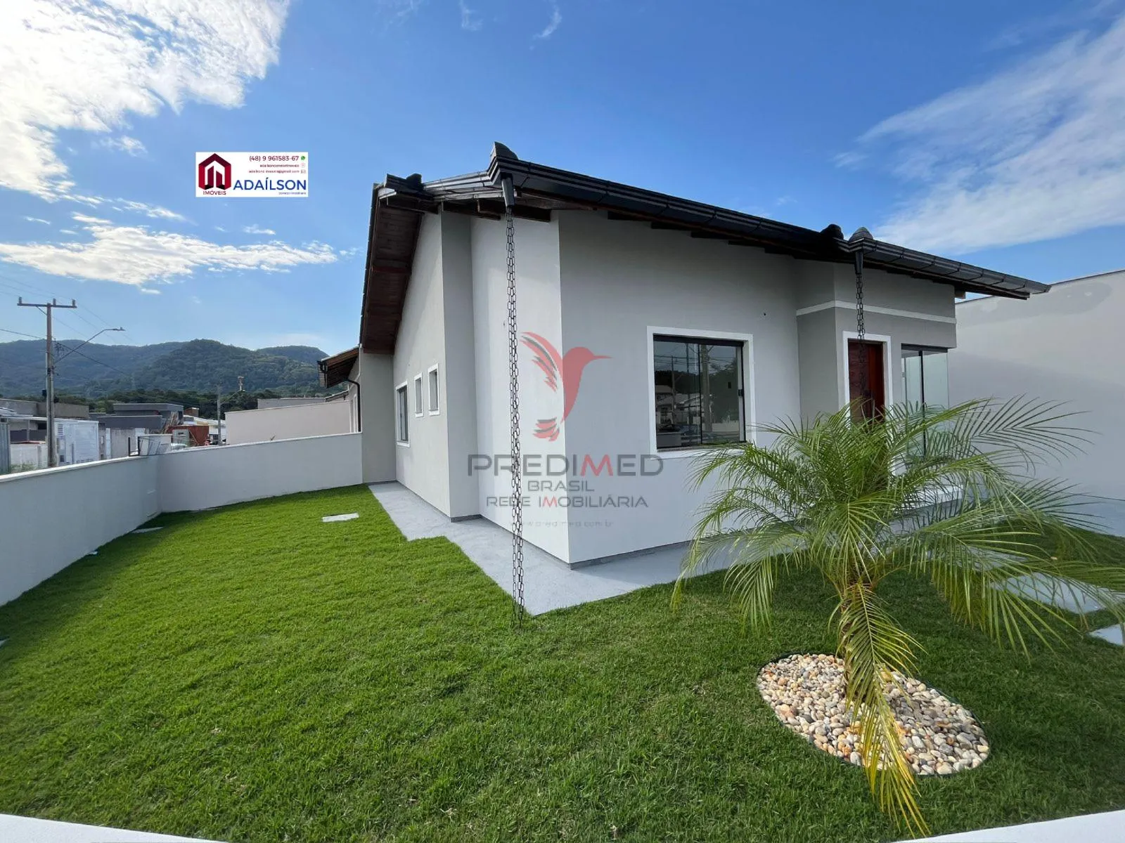 Imagem CASA COM UM SUÍTE TERRENO DE ESQUINA - AMPLO ESPAÇO MUITO BEM LOCALIZADA