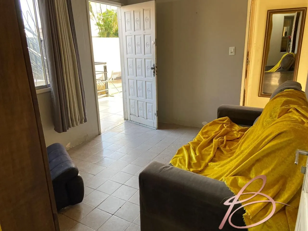 Imagem Casa de 2 pisos com 4 dormitórios á venda no Cordeiros