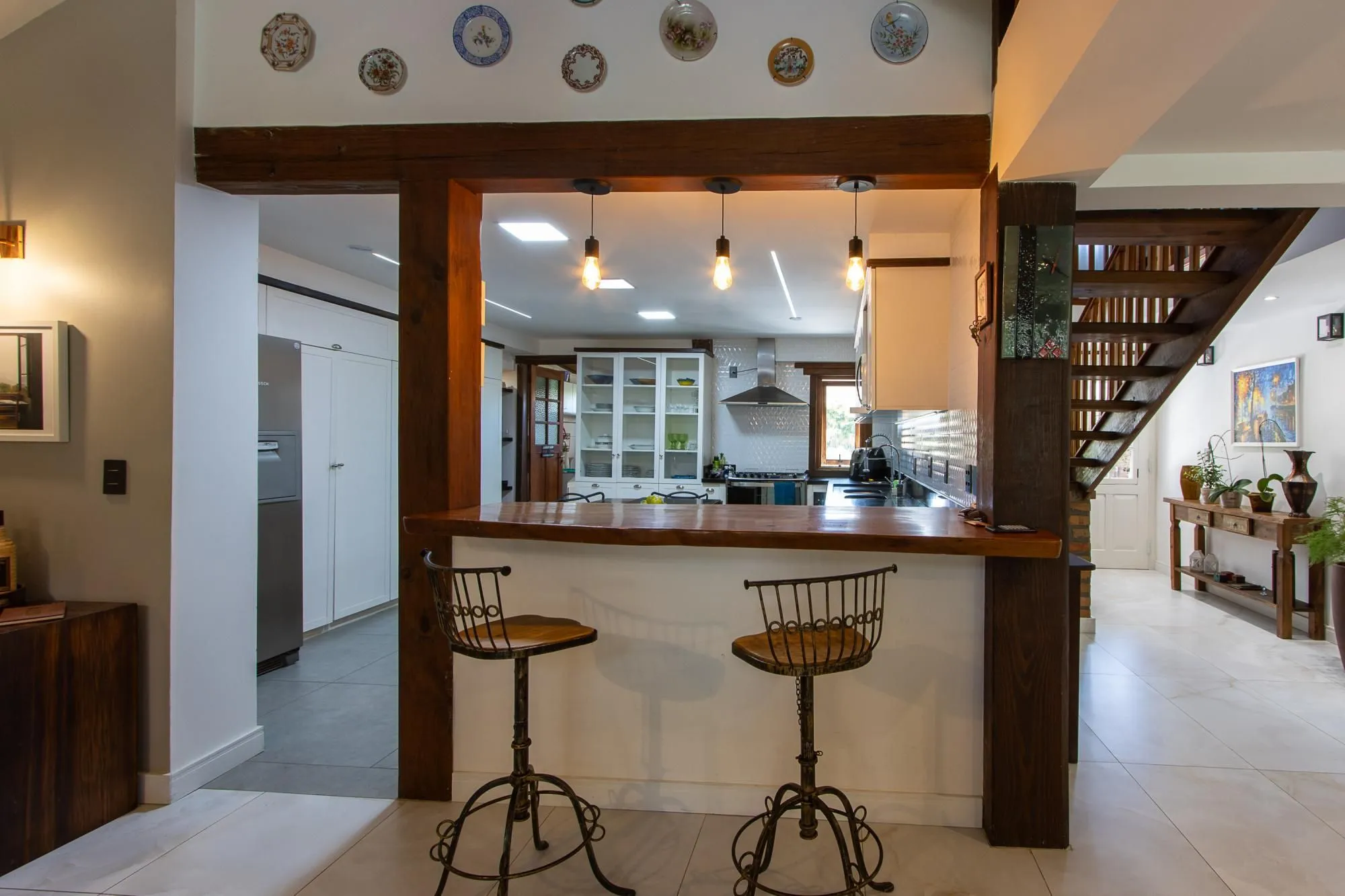 Imagem Casa 4 suites no Terra Ville, com home office, estar íntimo, 4 vagas e piscina.