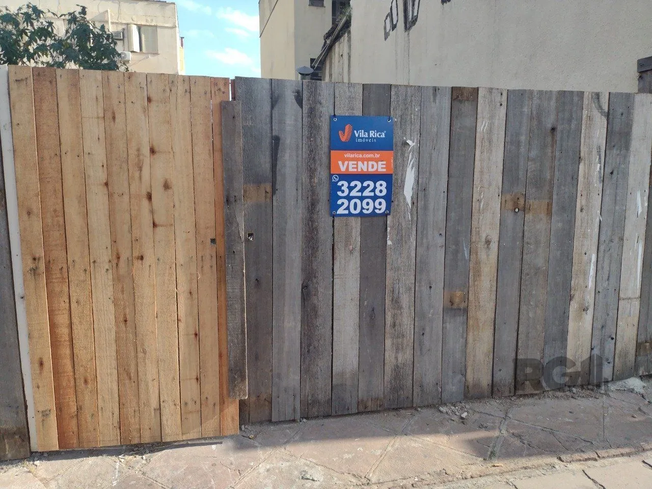 Imagem Compre terreno na Av Bento Gonçalves, 20,24 X 24M2,Bairro Partenon