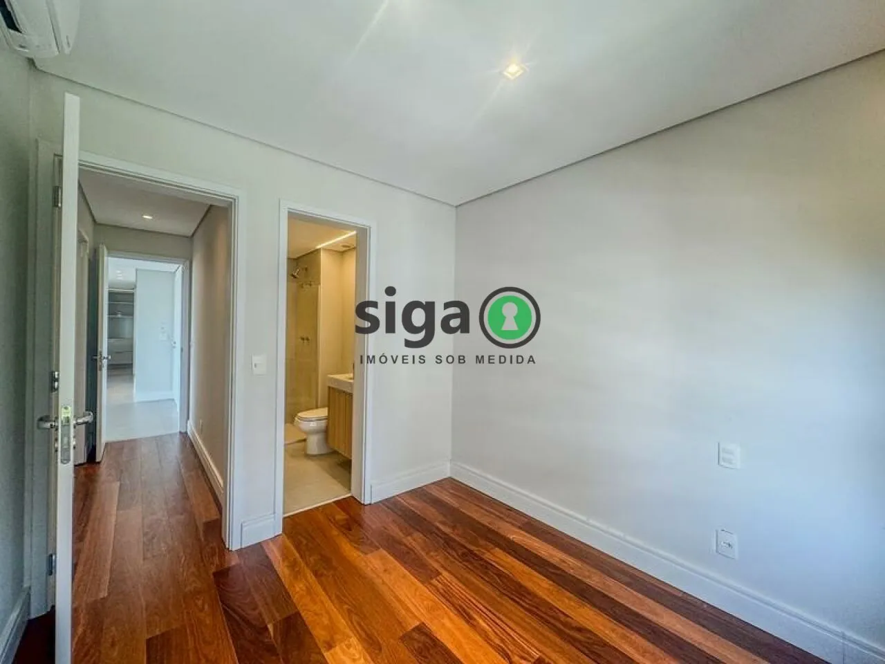 Imagem Apartamento Alto Padrão Reformado À Venda | 131 m² | 2 Suítes (Planta Flexível p/ 3 Dorm.)