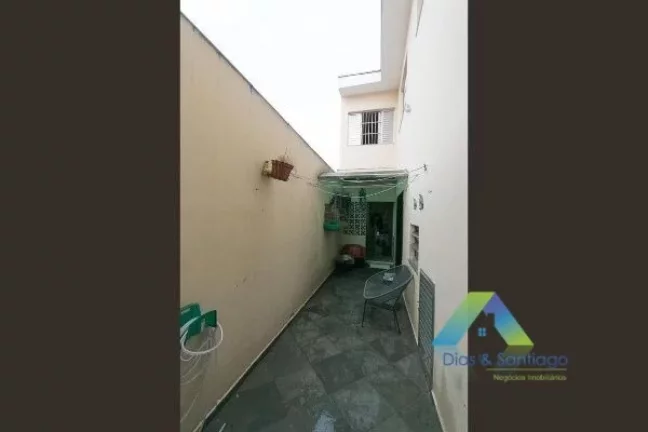 Imagem Casa à venda com 205m², 3 quartos e 2 vagas