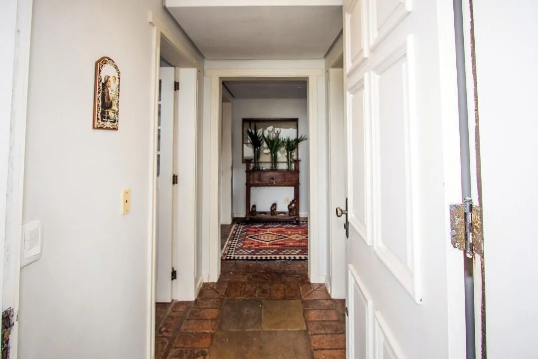 Imagem Casa para Venda - 489m², 4 dormitórios, sendo 2 suites, 3 vagas - Cristal