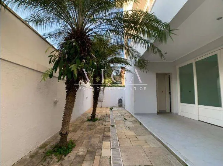 Imagem Alphaville 10 | Casa 600m² 4 suítes, lareira e 6 vagas | R$ 4,2 mi